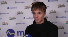 Jakub Švec žije prítomnosťou. Pochválil sa nám darčekmi zo Sľub Roadshow