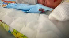 Superstarista sa stal otcom! Tatinko je šťastný, oznámil a ukázal synčeka