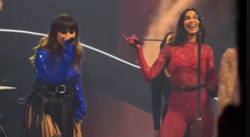 Zimomriavky po celom tele! Dua Lipa spievala s Ewou Farnou v O2 arene