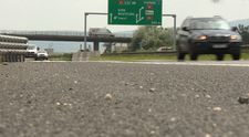 Koniec diaľničným známkam, tak ako ich poznáme? Vodiči by mali platiť tak, ako kamionisti
