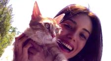 Cansu Dere ukázala svojho maznáčika!