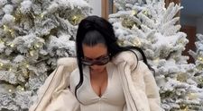 Vianočná nádhera alebo gýč? Kim Kardashian vyráža dych zábermi vyzdobeného domu