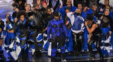 Usher spravil z Halftime Show módnu prehliadku: Predviedol jedinečné kúsky