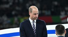 Zdrvený princ William prehovoril. Smútok dokázal zakryť len ťažko