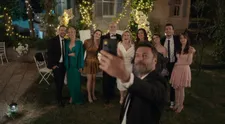 V jeden nezabudnuteľný podvečer si Çolpan a Erman konečne vymenia manželské sľuby