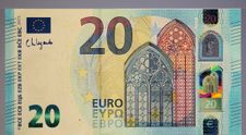 Eurobankovky prešli drobnou zmenou. Na prvý pohľad si to všimne málokto