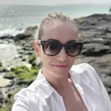 Monika na dovolenke s kamoškami