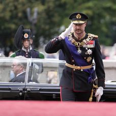 Nórsky kráľ Haakon VIII. zložil prísahu. Kráľovná chýbala