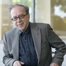 Zomrel Ismail Kadare