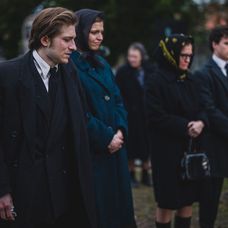Fotografie zo záverečnej epizódy minisérie Studňa