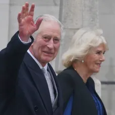 Kráľa Karola III. prepustili z nemocnice
