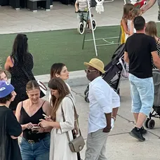 Chris Rock a Lake Bell v Trogire.