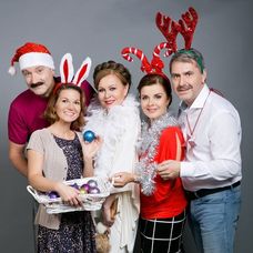 S priateľom veria na vianočný zázrak. 