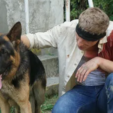 Juraj Bača s Rexom počas nakrúcania druhej epizódy