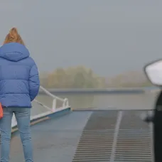 Nikol a Adam sa na záver už nebránili svojim citom a pobozkali sa.