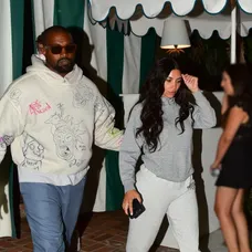 Prirodzená Kim Kardashian. 