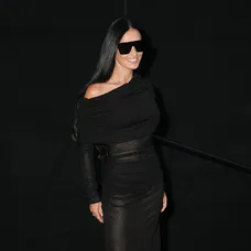 Demi Moore na Paris Fashion Weeku 2023