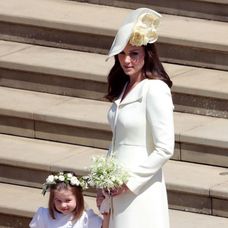 Spomínané šaty pre princeznú Charlotte
