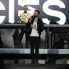 Lost Frequencies a Calum Scott
