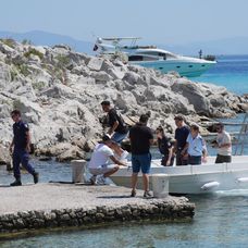 Na gréckom ostrove Symi našli telo nezvestného britského moderátora Mosleyho