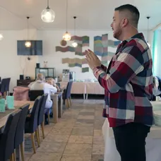 Na nože - Martin prosí hostí, aby odišli