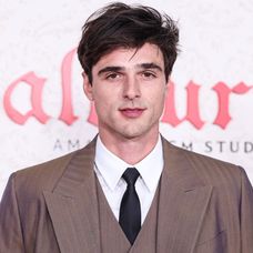 Jacob Elordi na press tour filmu Saltburn.