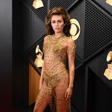 celebritne outfity