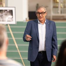 Pán profesor sa vracia s obľúbenými tvárami.