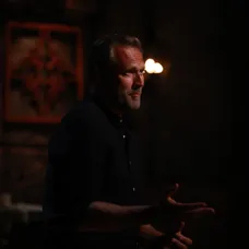 Survivor po desiatej kmeňovej rade a dueli s Andreou opustila Pavlína.