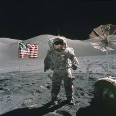 Prvý človek na Mesiaci - Neil Armstrong