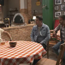 Marek a Vlado vyťahujú do boja o Sama nové zbrane.