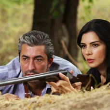 Dila - Rıza a Dila (Erkan Petekkaya a Hatice Şendil)