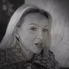Monika Jákliová.
