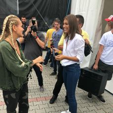 Archívne zábery: Stretnutie Dary Rolins a Jasminy Alagič na DOD!