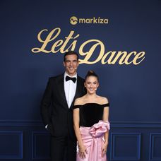 Outfity moderátorov a poroty 9. kola Let's Dance