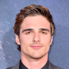 Jacob Elordi ako Nate Jacobs v seriáli Euphoria.