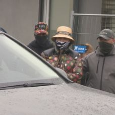 Zuzana Plačková po zadržaní NAKA v rozostavanom dome v Miloslavove.