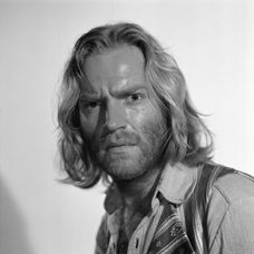 Tom Chadbon zomrel vo veku 80 rokov
