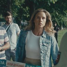 Barbora (Nela Pocisková) zistí, že telo patrí jej synovi Dankovi a zrúti sa.