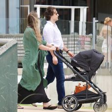 Henry Cavill je otcom