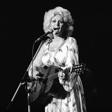 Zomrela Dolly Parton