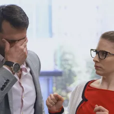 Alexovi nečakane prišlo veľmi zle.