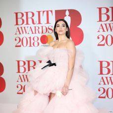 Dua Lipa na Brit Awards 2018