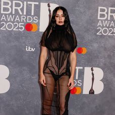 Charli XCX na Brit Awards 2025