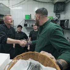 Na nože - Martin nečakane stretol v kuchyni starého známeho