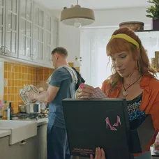 Nikol (Táňa Pauhofová) využila zľavy na veľké nákupy, no všimla si jednu nejasnosť.