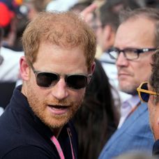 Princ Harry a NGN dosiahli dohodu. Vydavateľstvo sa mu ospravedlnilo