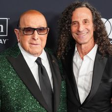 Zomrela hudobná legenda Clive Davis!