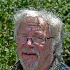 Zomrel Bill Oddie, legendárny komik a moderátor.