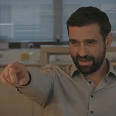 Jakub pripravil Eve prekvapenie a skončili v posteli.